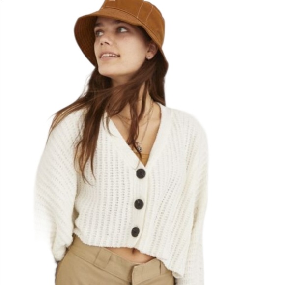 Urban Outfitters Sweaters - Urban Outfitters Ashlyn Batwing Cropped Knit Cardigan